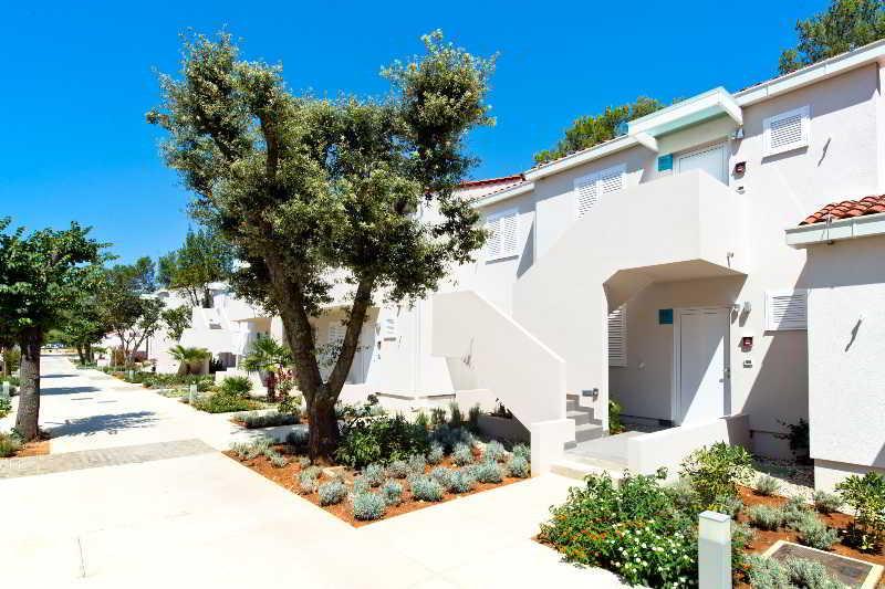 Apartment Holiday Village Zaton Нин Экстерьер фото