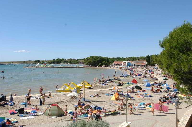 Apartment Holiday Village Zaton Нин Экстерьер фото
