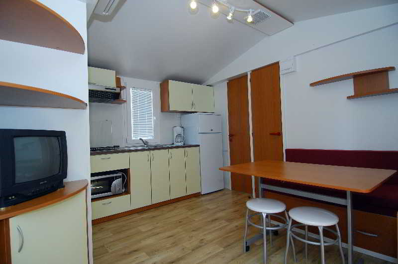 Apartment Holiday Village Zaton Нин Экстерьер фото
