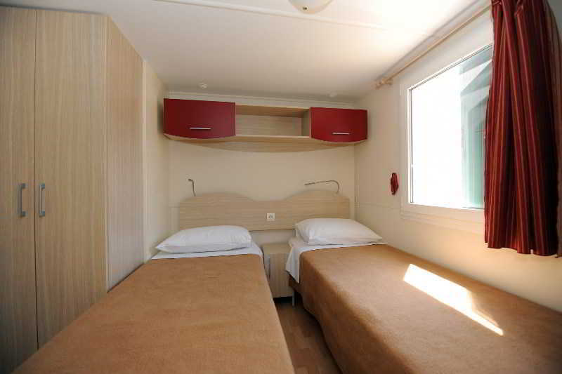 Apartment Holiday Village Zaton Нин Экстерьер фото
